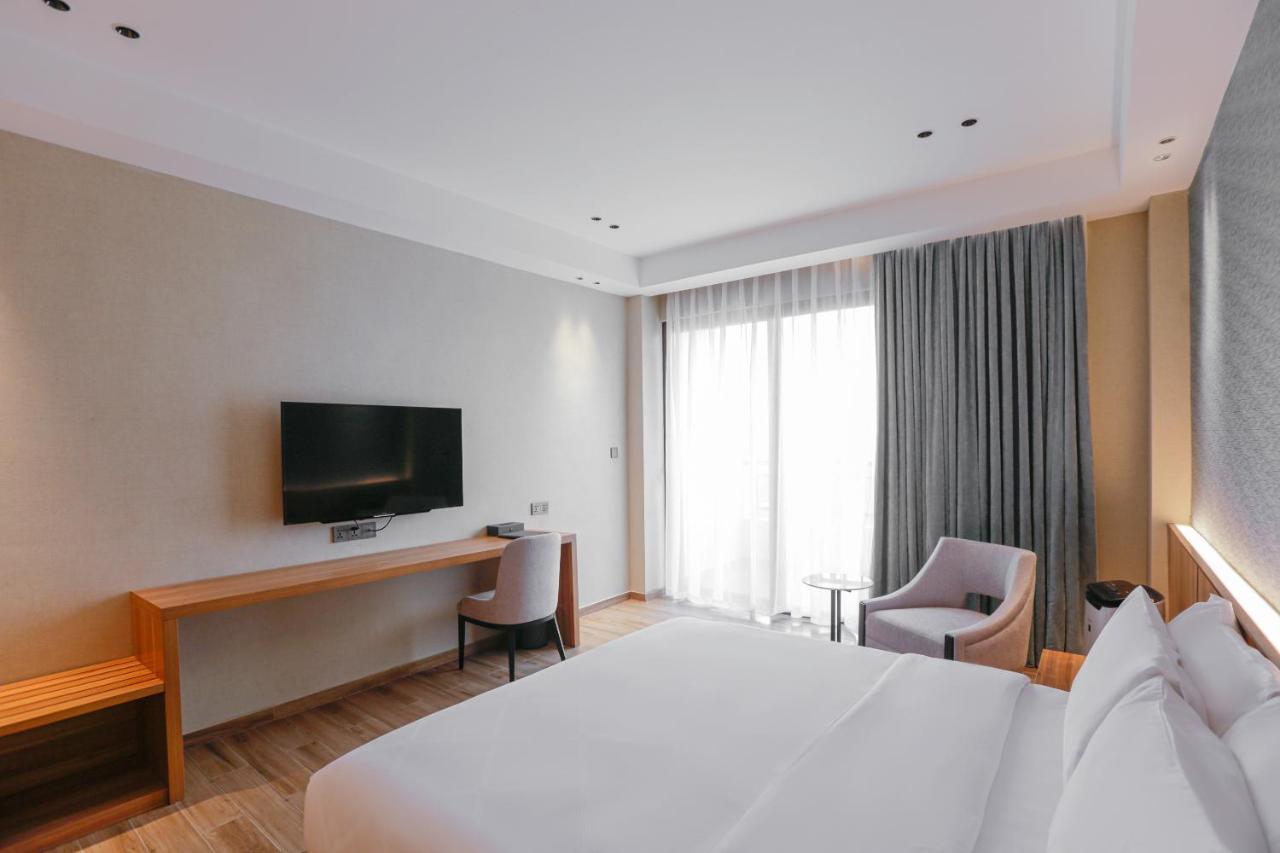 Hotel Casiana & Events Center Tagaytay Managed By Hii Tagaytay City Exteriör bild
