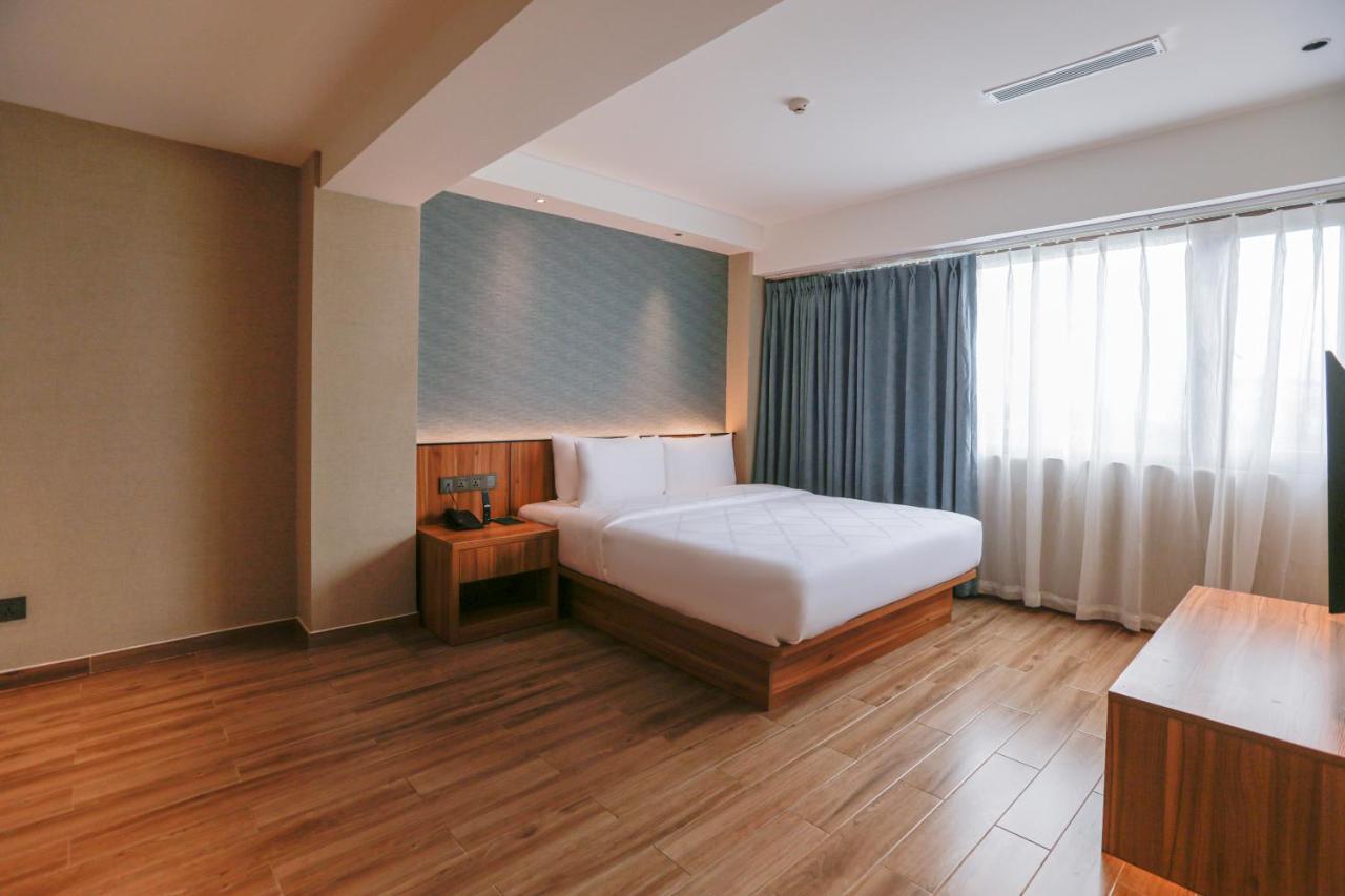 Hotel Casiana & Events Center Tagaytay Managed By Hii Tagaytay City Exteriör bild