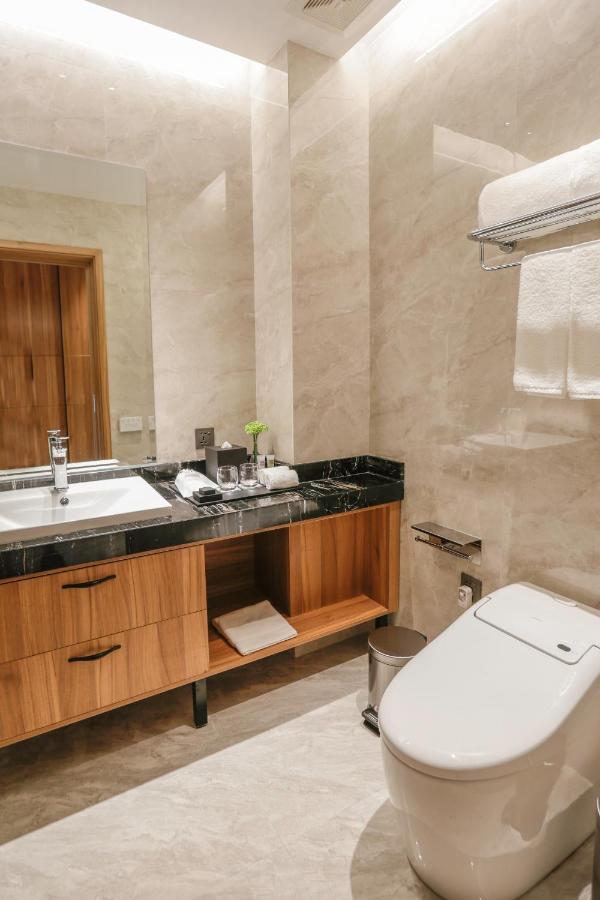 Hotel Casiana & Events Center Tagaytay Managed By Hii Tagaytay City Exteriör bild