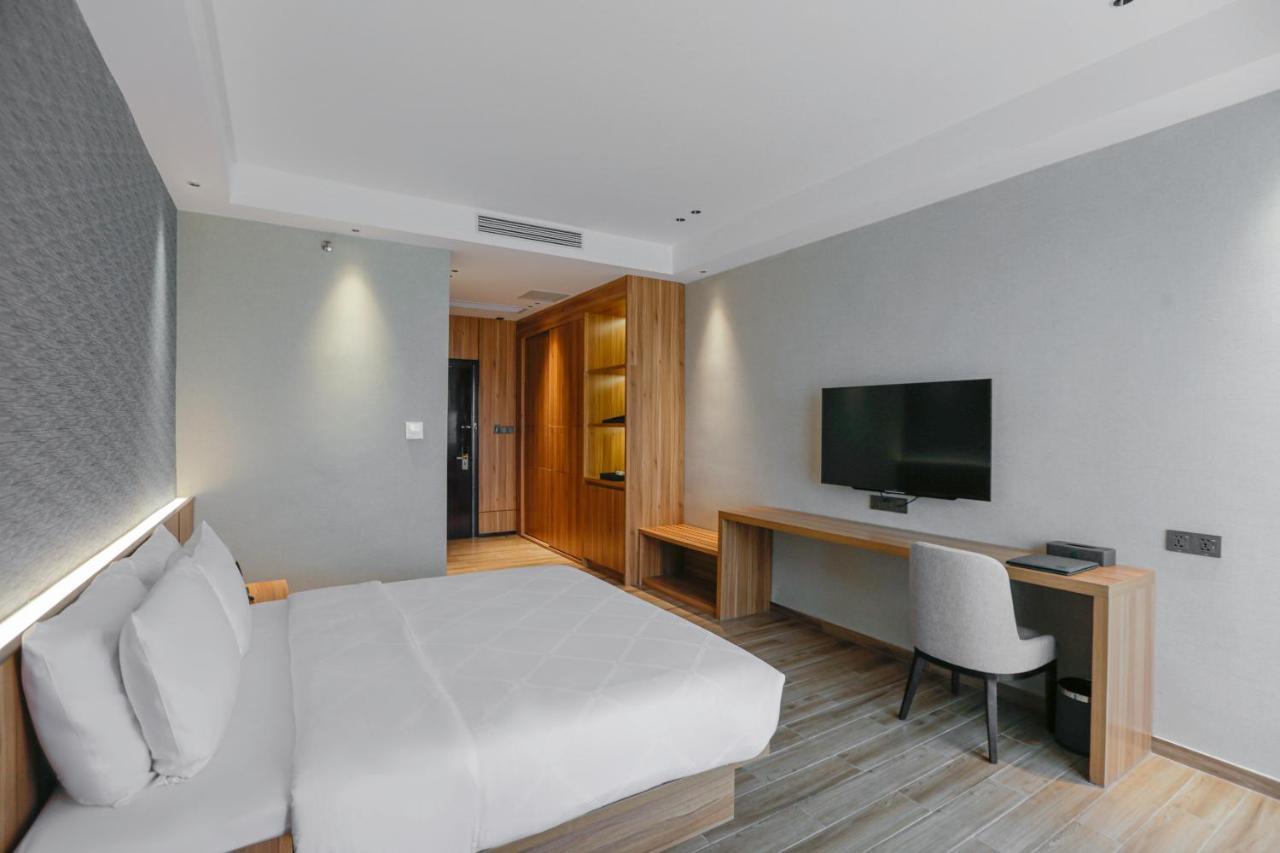 Hotel Casiana & Events Center Tagaytay Managed By Hii Tagaytay City Exteriör bild