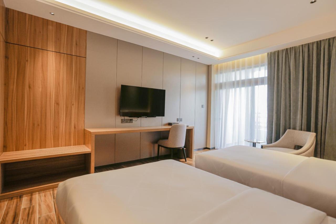 Hotel Casiana & Events Center Tagaytay Managed By Hii Tagaytay City Exteriör bild