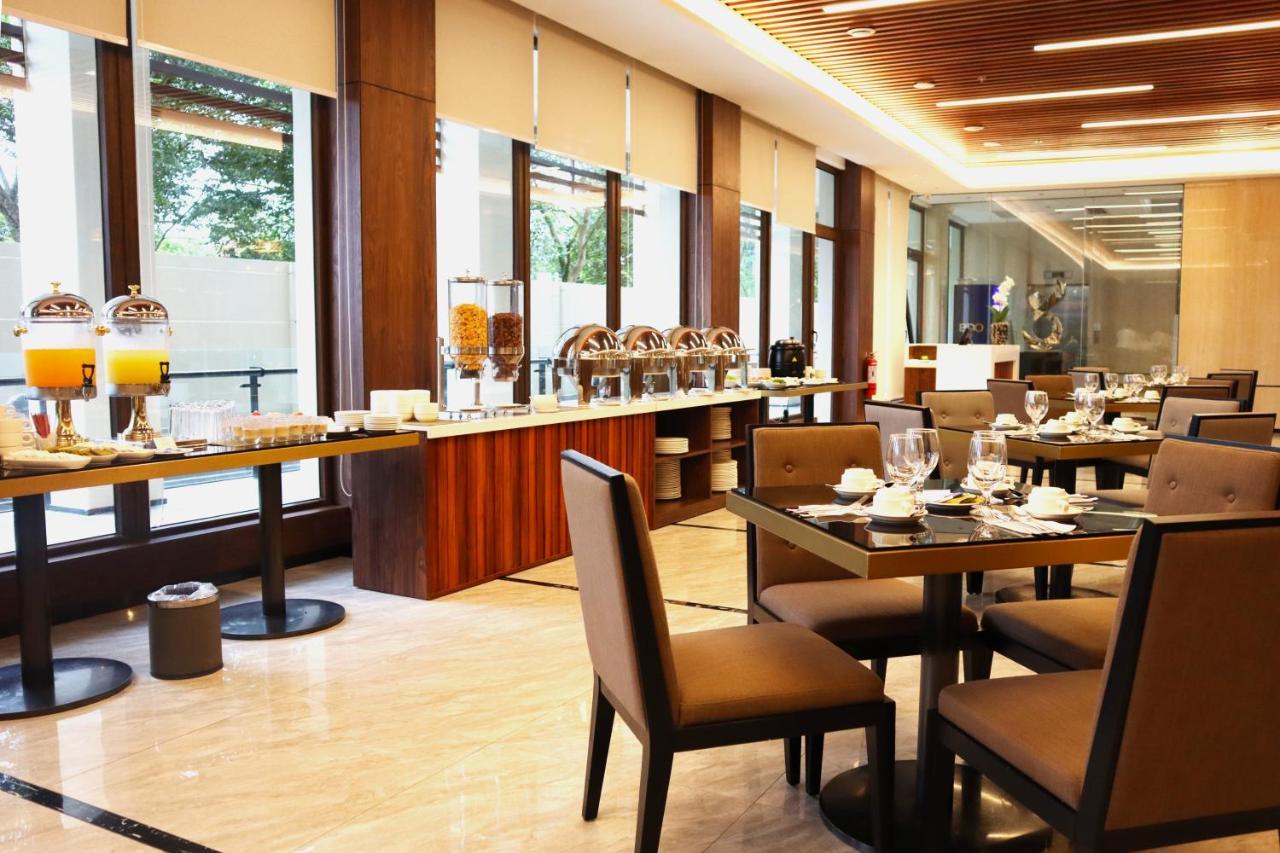 Hotel Casiana & Events Center Tagaytay Managed By Hii Tagaytay City Exteriör bild